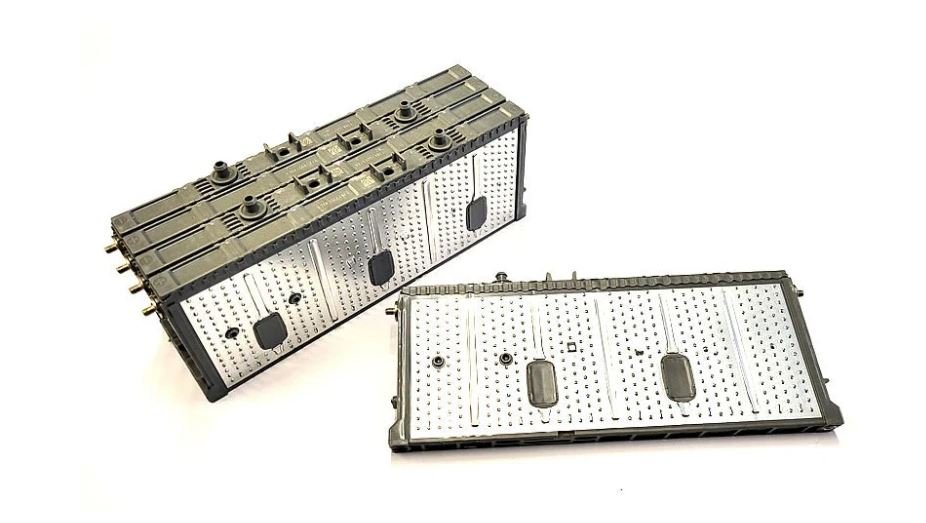 Modules de batterie hybride testés, chargés et équilibrés